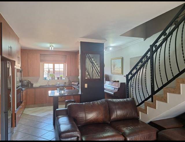 3 BEDROOM HOUSE FOR SALE IN DALVIEW